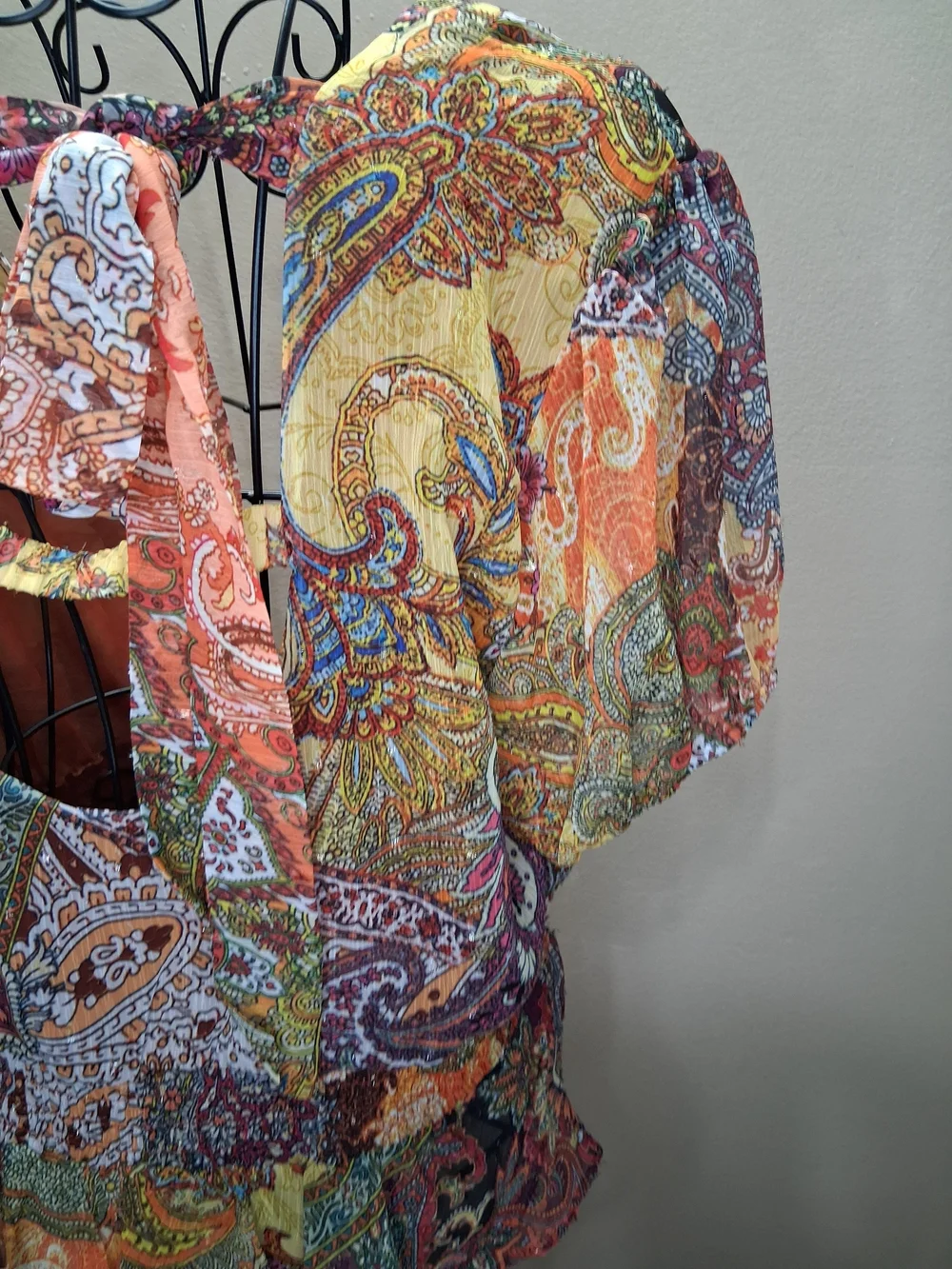 GUESS Eco Paisley Fields Print Peplum Top (Fits Medium/Large)